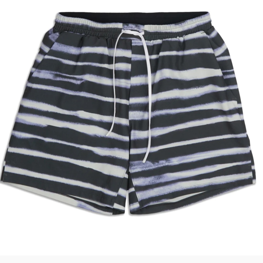 Gently Used Lululemon Pool Shorts Mens Small  7" Lined Swim Trunks